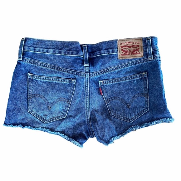 Levi’s distressed blue daisy duke short shorts 26 - Picture 2 of 2